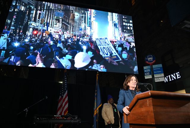 Governor Kathy Hochul joins 1199SEIU President George Gresham and delivers remarks to labor union members at a rally out side of 1199’s midtown Manhattan offices, November 17th, 2021.
